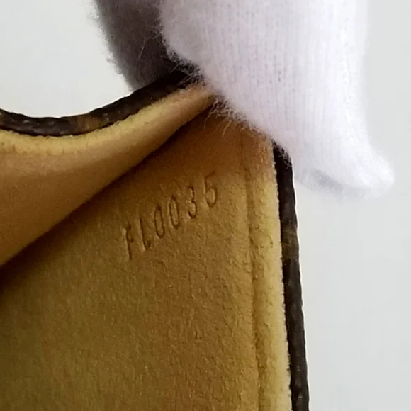 Louis Vuitton (Vintage) Pochette Florentine Monogram Belt Bag-Complete Inclusion - Picture 10 of 15